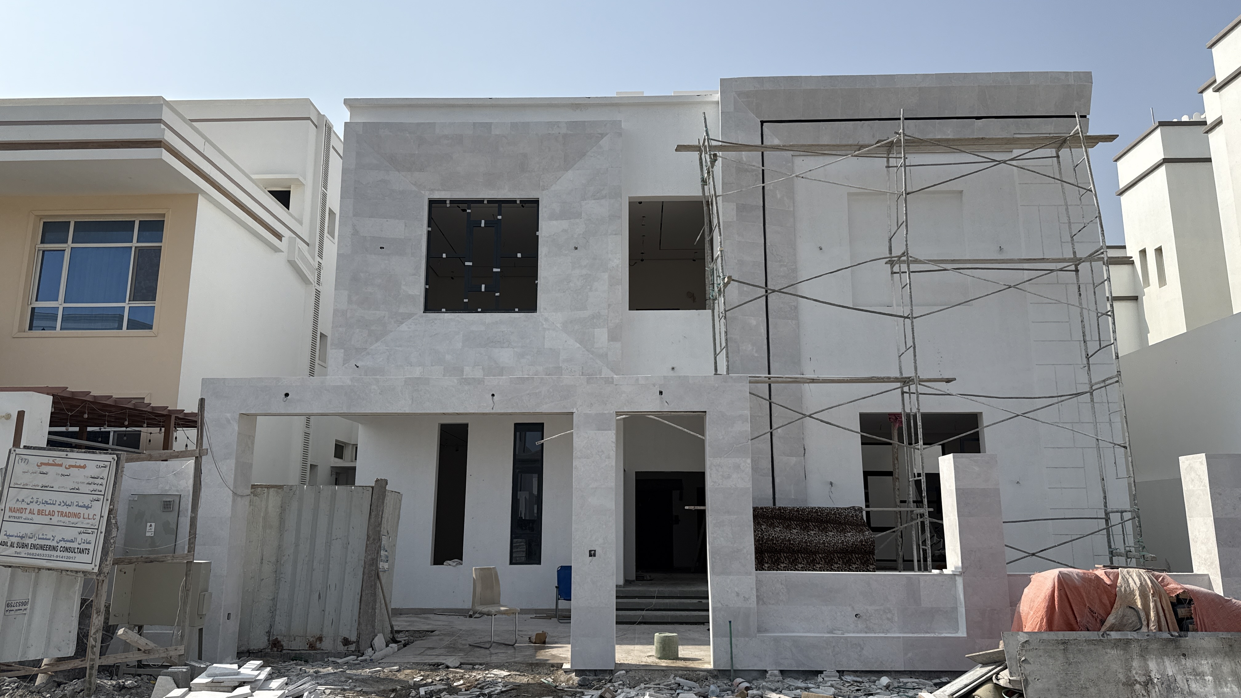 تكسية واجهات توين فيلا بالحجر العُماني الطبيعي في الخوض – مسقط